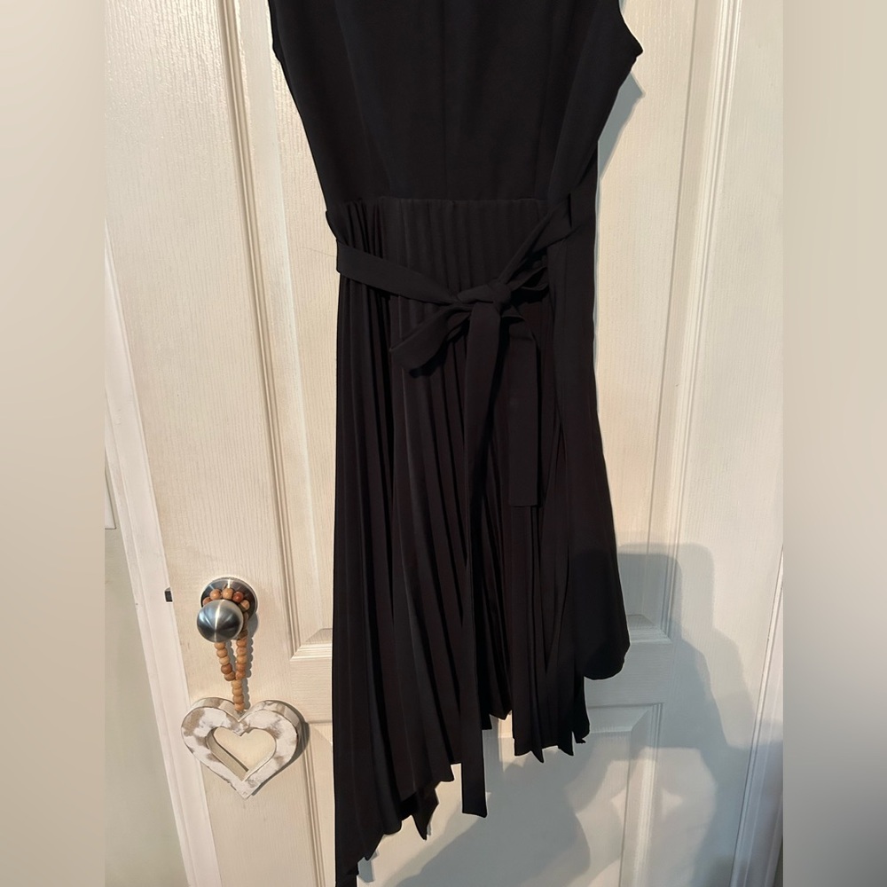 Black Sleeveless Wrap Dress With Pleated Detailing - Picture 6 of 9